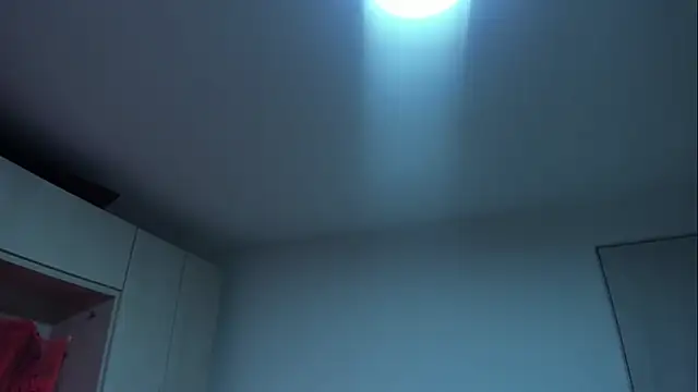 Snapshot of VickyRuiz_ chatting on October 20, 2025, 12:06 pm VickyRuiz  online show from October 20, 2025, 12:06 pm