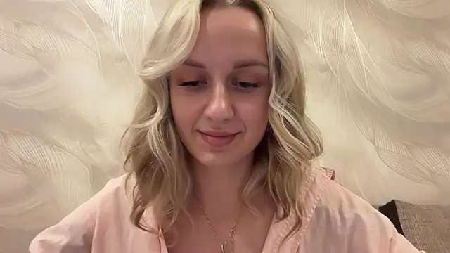 AdeleEverhart online show from December 2, 2025, 7:15 pm