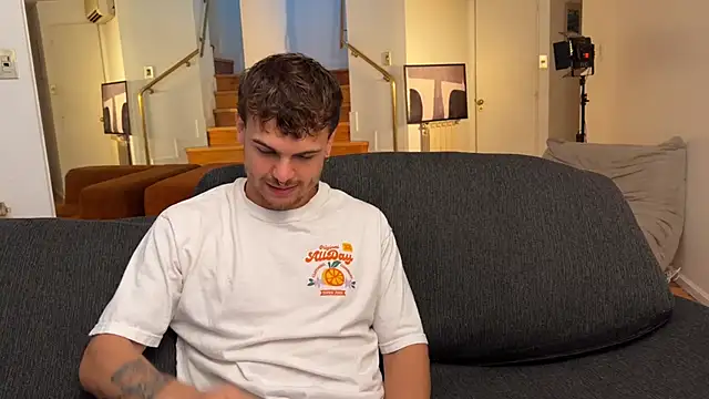 lenruy online show from December 18, 2025, 1:11 am