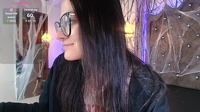 Zami Escobar of online show from November 6, 2025, 6:23 pm