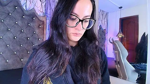 Zami Escobar of online show from November 15, 2025, 6:56 pm