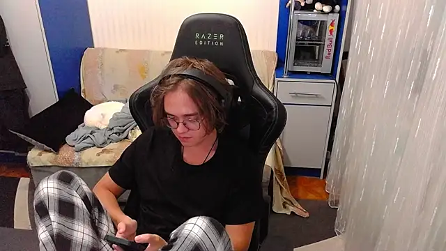 Snapshot of Twinchik chatting on October 25, 2025, 10:32 pm Twinchik online show from October 25, 2025, 10:32 pm