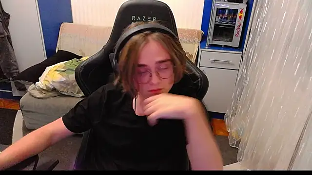 Snapshot of Twinchik chatting on September 12, 2025, 8:19 pm Twinchik online show from September 12, 2025, 8:19 pm