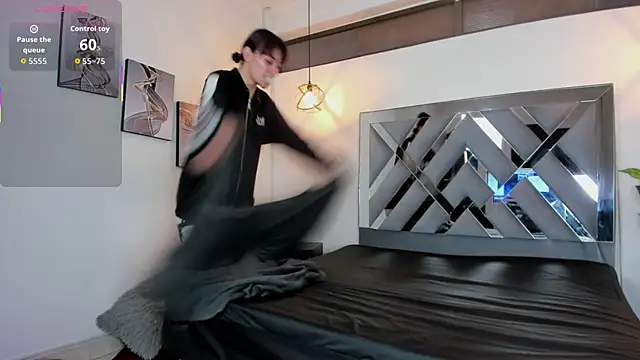 Candy Hott7 online show from December 17, 2025, 8:25 pm