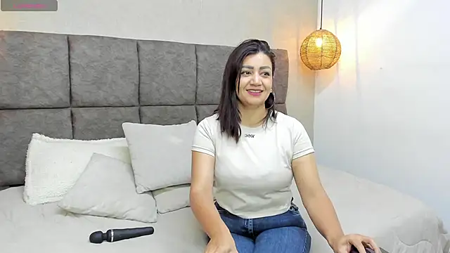 Snapshot of victoria_bourne chatting on November 2, 2025, 12:21 pm victoria bourne online show from November 2, 2025, 12:21 pm