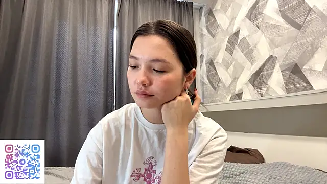 Snapshot of KiraVelvet chatting on November 6, 2025, 8:07 am KiraVelvet online show from November 6, 2025, 8:07 am