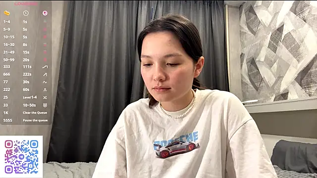 Snapshot of KiraVelvet chatting on November 21, 2025, 12:37 pm KiraVelvet online show from November 21, 2025, 12:37 pm