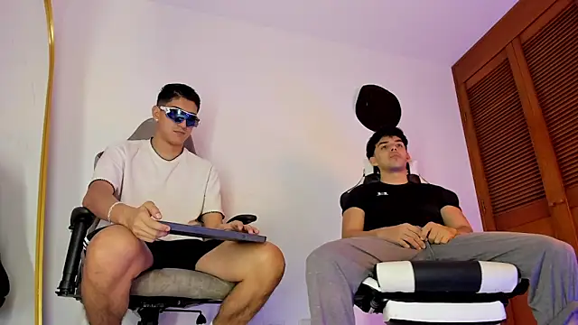 sotooliver3 online show from October 23, 2025, 7:34 pm