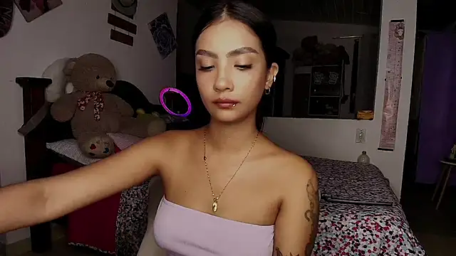 mia yireth online show from September 19, 2025, 1:09 am