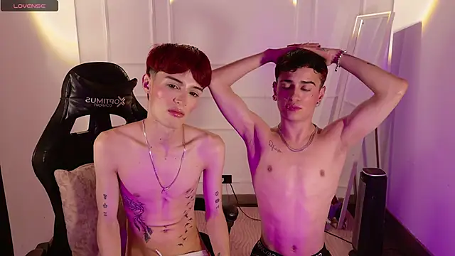 Snapshot of DougieXNova chatting on November 4, 2025, 3:54 am DougieXNova online show from November 4, 2025, 3:54 am