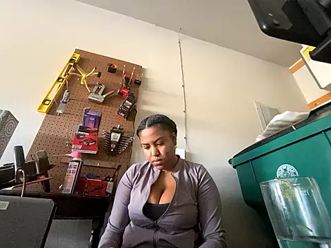 Snapshot of princesslivv chatting on January 14, 2026, 10:35 pm princesslivv online show from January 14, 2026, 10:35 pm