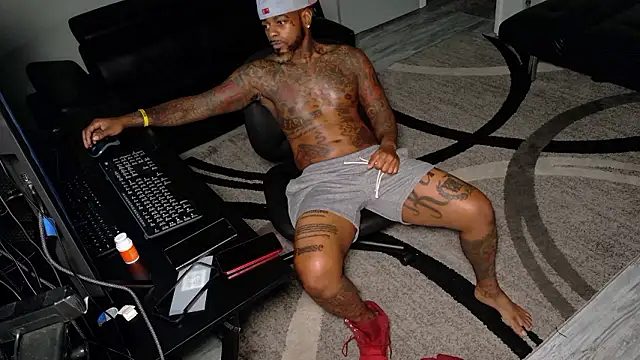 SLANGONDEMHOES online show from September 18, 2025, 12:41 pm