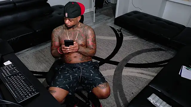 SLANGONDEMHOES online show from April 15, 2026, 5:17 pm