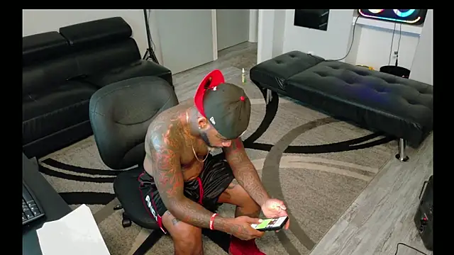 SLANGONDEMHOES online show from October 19, 2025, 6:32 pm