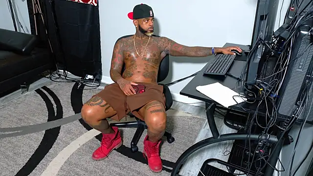 SLANGONDEMHOES online show from October 31, 2025, 3:41 pm