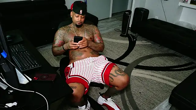 SLANGONDEMHOES online show from June 3, 2026, 2:33 pm