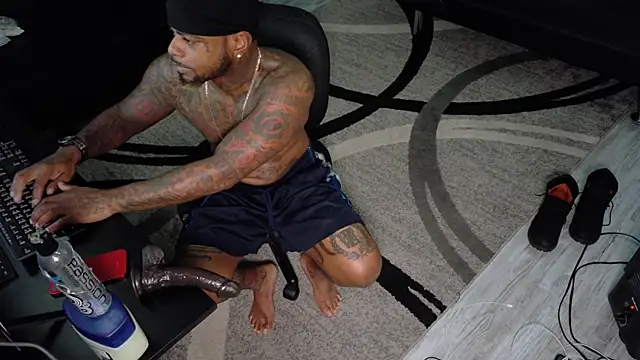 SLANGONDEMHOES online show from September 12, 2025, 4:51 pm