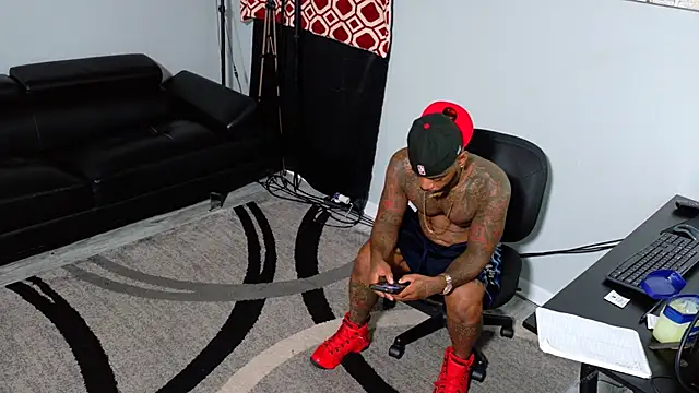 SLANGONDEMHOES online show from October 29, 2025, 10:31 pm