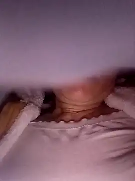 Snapshot of Fienjr chatting on November 20, 2025, 7:47 pm Fienjr online show from November 20, 2025, 7:47 pm