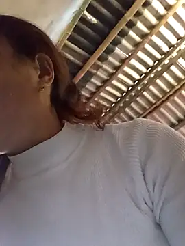 Snapshot of Fienjr chatting on November 27, 2025, 3:40 am Fienjr online show from November 27, 2025, 3:40 am