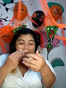 curvy diva  online show from October 27, 2025, 11:11 am