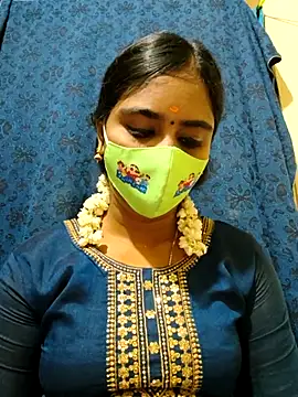 mini-queen online show from November 15, 2025, 6:28 am