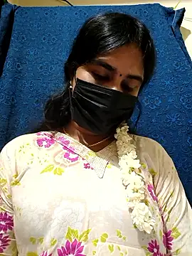 mini-queen online show from May 15, 2026, 3:32 pm