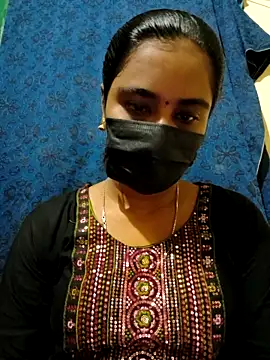 mini-queen online show from October 27, 2025, 6:20 pm