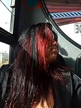 Snapshot of snow_belle chatting on October 27, 2025, 8:21 pm snow belle online show from October 27, 2025, 8:21 pm