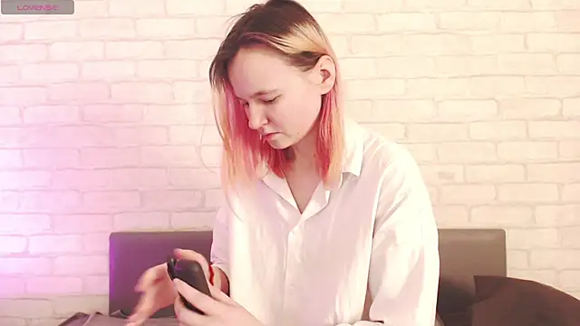 Ericha Stone online show from March 20, 2026, 1:39 am