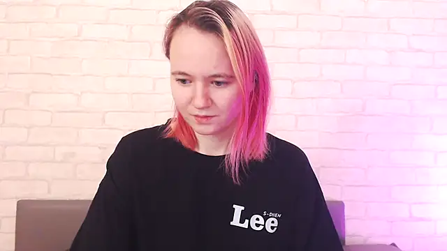 Ericha Stone online show from December 19, 2025, 1:20 am