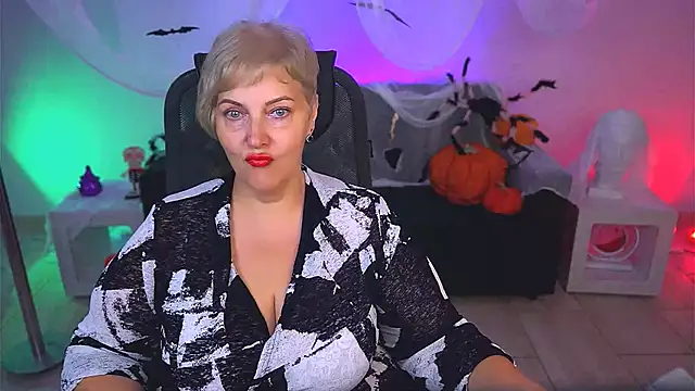 Snapshot of MaryMogan chatting on October 23, 2025, 4:44 am MaryMogan online show from October 23, 2025, 4:44 am