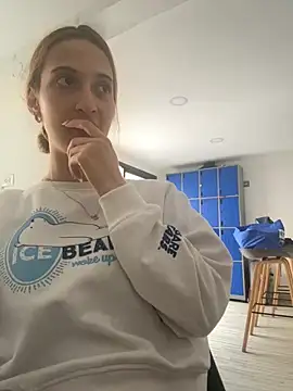 Emilywillis8 online show from October 18, 2025, 1:13 pm