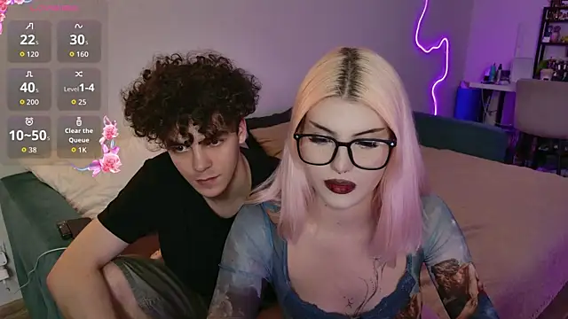 Snapshot of Alice18James chatting on September 23, 2025, 5:42 pm Alice18James online show from September 23, 2025, 5:42 pm