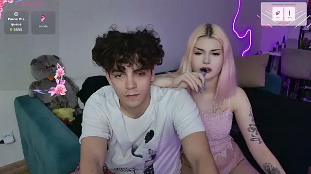 Snapshot of Alice18James chatting on September 28, 2025, 9:38 am Alice18James online show from September 28, 2025, 9:38 am