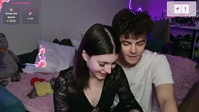 Snapshot of Alice18James chatting on October 7, 2025, 7:48 pm Alice18James online show from October 7, 2025, 7:48 pm