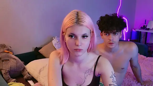 Snapshot of Alice18James chatting on September 8, 2025, 11:04 pm Alice18James online show from September 8, 2025, 11:04 pm