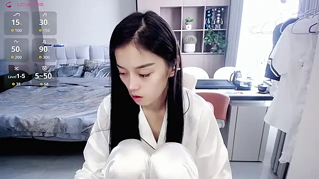 Xiao-zuzongl online show from October 2, 2025, 4:16 am