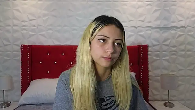 Snapshot of Lucy_n_pink chatting on November 29, 2025, 6:08 pm Lucy n pink online show from November 29, 2025, 6:08 pm