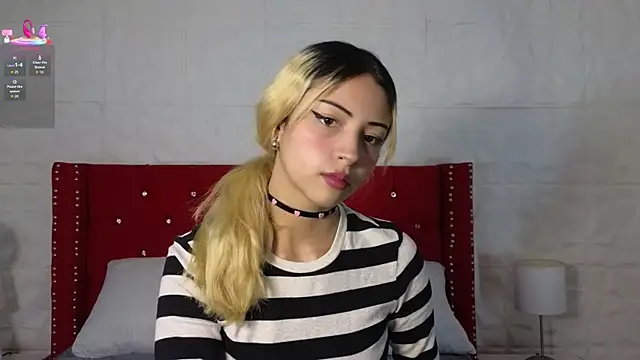 Snapshot of Lucy_n_pink chatting on November 28, 2025, 3:01 pm Lucy n pink online show from November 28, 2025, 3:01 pm