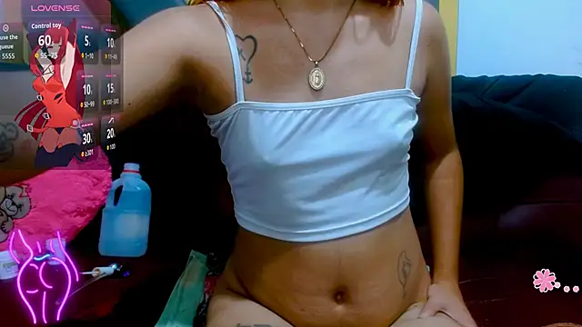 carolina squirt21 online show from April 19, 2026, 9:39 pm