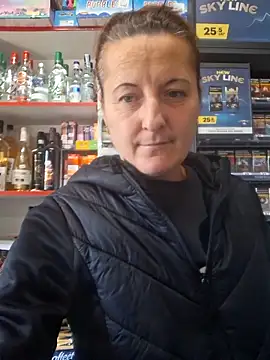 Snapshot of Fluturas2 chatting on October 22, 2025, 8:25 am Fluturas2 online show from October 22, 2025, 8:25 am