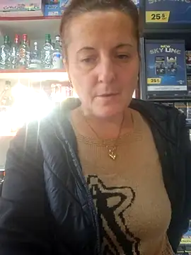 Snapshot of Fluturas2 chatting on October 16, 2025, 2:03 pm Fluturas2 online show from October 16, 2025, 2:03 pm