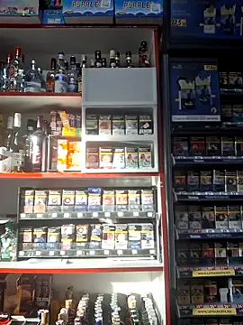 Snapshot of Fluturas2 chatting on October 13, 2025, 2:07 pm Fluturas2 online show from October 13, 2025, 2:07 pm