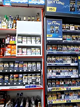 Snapshot of Fluturas2 chatting on October 30, 2025, 2:04 pm Fluturas2 online show from October 30, 2025, 2:04 pm