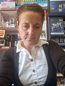 Snapshot of Fluturas2 chatting on September 26, 2025, 8:43 am Fluturas2 online show from September 26, 2025, 8:43 am