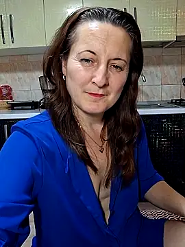 Snapshot of Fluturas2 chatting on November 15, 2025, 9:19 pm Fluturas2 online show from November 15, 2025, 9:19 pm