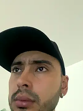 cristopher wallacee online show from October 13, 2025, 8:10 pm