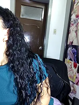 Snapshot of AmberGold- chatting on November 27, 2025, 10:43 pm AmberGold- online show from November 27, 2025, 10:43 pm