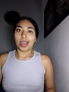 Snapshot of AmberGold- chatting on December 3, 2025, 10:14 am AmberGold- online show from December 3, 2025, 10:14 am